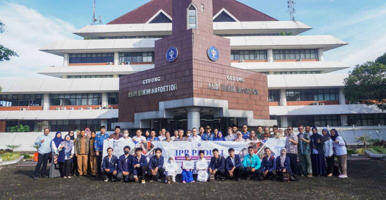 IPB-Peduli-Santunan-Anak-Yatim-BP-Biswaf-IPB-University