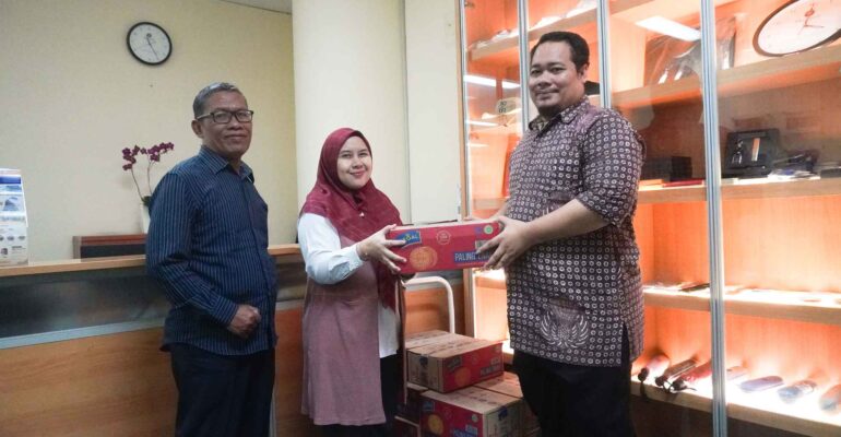 BP Biswaf IPB University Salurkan Donasi Makanan Ringan Biskuit Ikamatabagsel